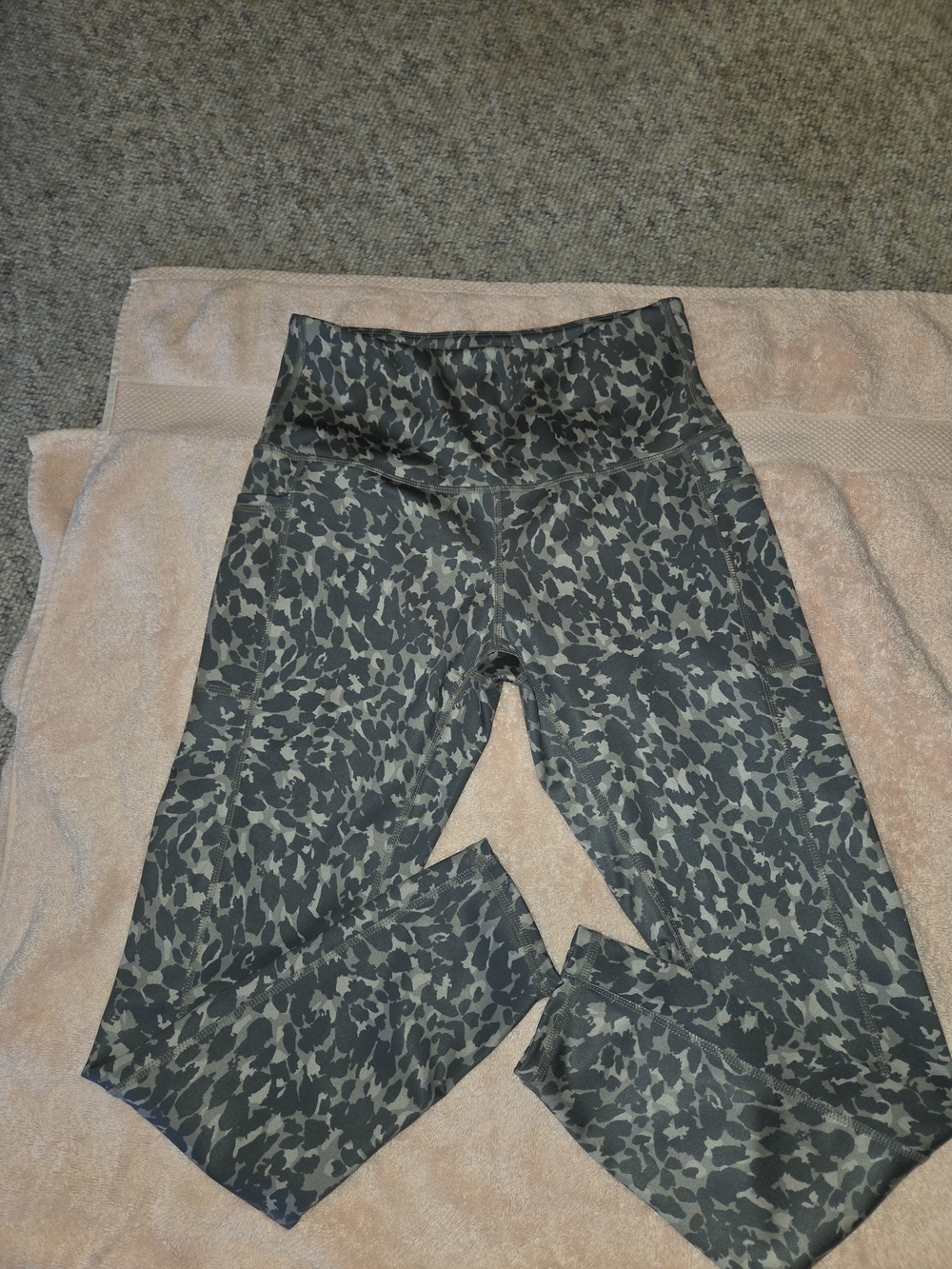 High-Waist Animal Print Leggings - Gray By Leg End